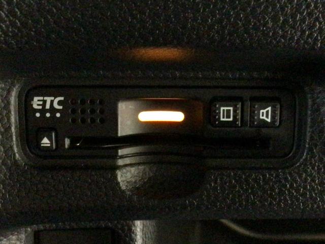 【ＥＴＣ車載器】もはや必須アイテムのＥＴＣを搭載！高速道路のご利用時にとても便利！わずらわしい料金所での現金支払いが不要となりスムーズに通過できます♪