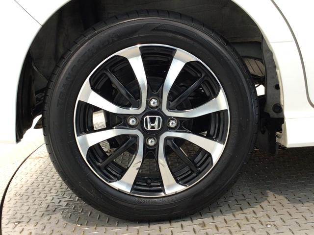 【アルミホイール】純正アルミホイール装備！足元を際立たせ、軽快な走りを演出します！印象もアップし、スタイルも引き締まります！スポーティーさの中にラグジュアリーを感じさせるデザインですね♪