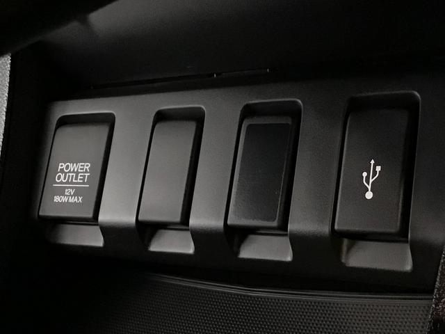 【ＵＳＢポート】ＵＳＢポートも装備されています♪スマートフォンのオーディオに連携も可能です。今や欠かせない装備の一つです！