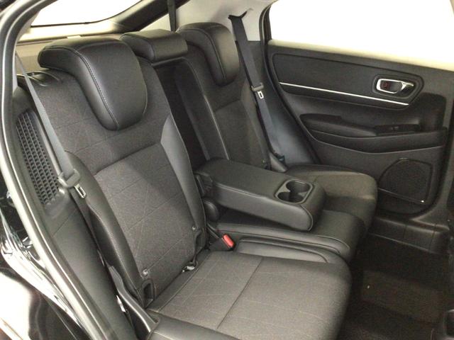 【後席】後席シートもゆったり快適に座っていただけます♪後部座席に乗っていても楽しくドライブに参加していただけます！