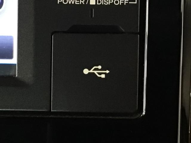 Ｎ－ＢＯＸカスタム Ｇ・Ｌホンダセンシング　ＨＩＤ・メモリナビ・ＣＤ・バックカメラ・純正ＡＷ・ＥＴＣ・ＥＣＯＮスイッチ（10枚目）