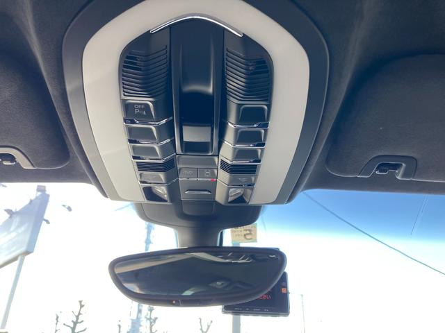 GTS 左ハンドル/スポーツクロノPKG/純正20AW/レーダー探知機/ドラレコ/サンルーフ/Bluetooth/純正電動リアウィング/エアサスペンション/スポーツエグゾースト切替/全席シートヒーター(26枚目)