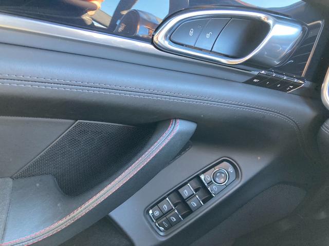 GTS 左ハンドル/スポーツクロノPKG/純正20AW/レーダー探知機/ドラレコ/サンルーフ/Bluetooth/純正電動リアウィング/エアサスペンション/スポーツエグゾースト切替/全席シートヒーター(33枚目)