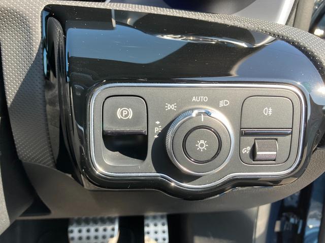 ＣＬＡクラス ＣＬＡ２００ｄ　ＡＭＧレザーエクスクルーシブパッケジ　４ドアクーペライフスタイル／ＡｐｐｌｅＣａｒＰｌａｙ／ＡｎｄｒｏｉｄＡｕｔｏ／サンルーフ／サラウンドビューカメラ／ＡＭＧライン／Ｂｌｕｅｔｏｏｔｈ（17枚目）