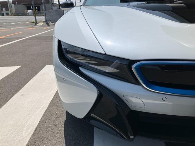 ｉ８ ベースグレード　ディーラー車／左ハンドル／ホワイトレザーシート／ＬＥＤヘッドライト／２０インチアルミ／シートヒーター／障害物センサー／ドライブレコーダー（5枚目）