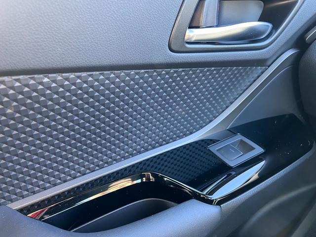 Ｃ－ＨＲ Ｇ　モード　ネロ　セーフティプラスＩＩＩ　ハーフレザー・全方位カメラ・純正ナビ・前席ヒートシーター・運転席ランバーサポート・ＥＴＣ・セーフティセンス・ブラインドスポットモニター・ＬＥＤライト・オートハイビーム（37枚目）