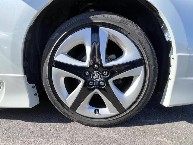 プリウス Ｓツーリングセレクション　ナビ・バックモニター・９インチＴＶキャンセラー・ドラレコ・ＥＴＣ・レーダー・革シート・カメラ・シートヒーター・１７インチ純正アルミホイール・モデリスタエアロ（15枚目）