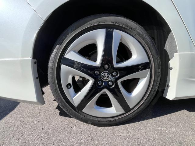 プリウス Ｓツーリングセレクション　ナビ・バックモニター・９インチＴＶキャンセラー・ドラレコ・ＥＴＣ・レーダー・革シート・カメラ・シートヒーター・１７インチ純正アルミホイール・モデリスタエアロ（16枚目）