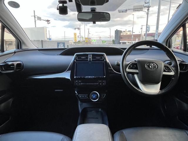 プリウス Ｓツーリングセレクション　ナビ・バックモニター・９インチＴＶキャンセラー・ドラレコ・ＥＴＣ・レーダー・革シート・カメラ・シートヒーター・１７インチ純正アルミホイール・モデリスタエアロ（18枚目）