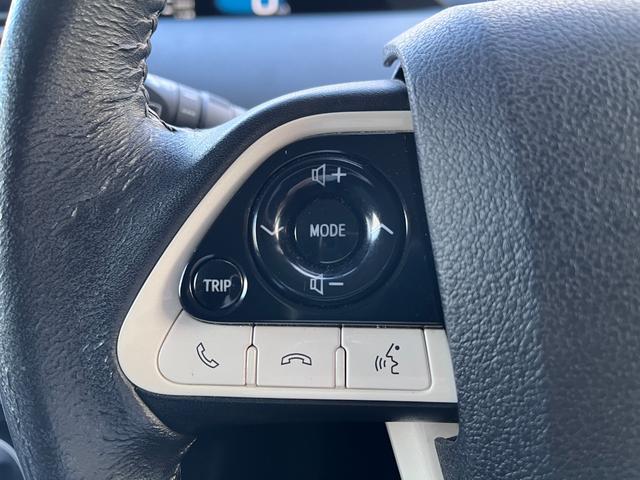 プリウス Ｓツーリングセレクション　ナビ・バックモニター・９インチＴＶキャンセラー・ドラレコ・ＥＴＣ・レーダー・革シート・カメラ・シートヒーター・１７インチ純正アルミホイール・モデリスタエアロ（21枚目）