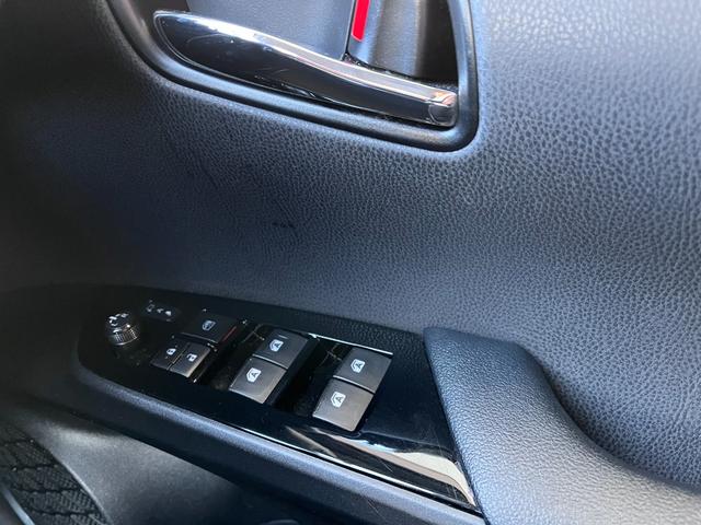 プリウス Ｓツーリングセレクション　ナビ・バックモニター・９インチＴＶキャンセラー・ドラレコ・ＥＴＣ・レーダー・革シート・カメラ・シートヒーター・１７インチ純正アルミホイール・モデリスタエアロ（24枚目）