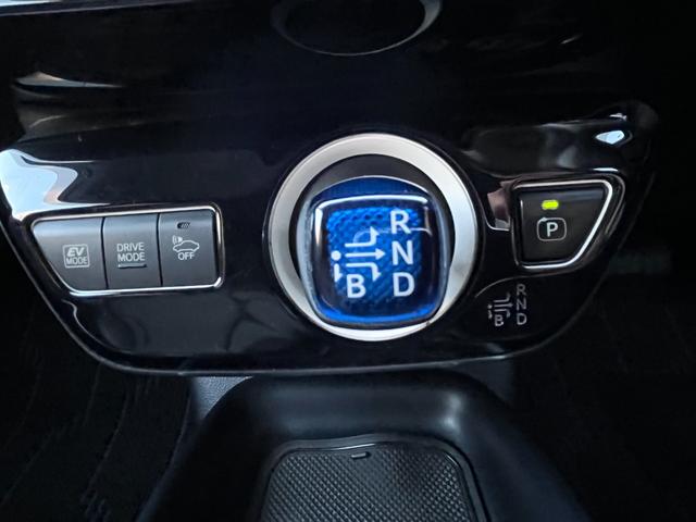 プリウス Ｓツーリングセレクション　ナビ・バックモニター・９インチＴＶキャンセラー・ドラレコ・ＥＴＣ・レーダー・革シート・カメラ・シートヒーター・１７インチ純正アルミホイール・モデリスタエアロ（32枚目）