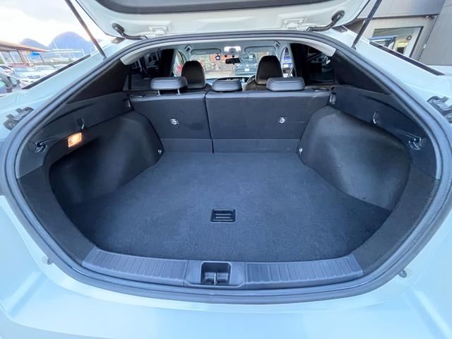 プリウス Ｓツーリングセレクション　ナビ・バックモニター・９インチＴＶキャンセラー・ドラレコ・ＥＴＣ・レーダー・革シート・カメラ・シートヒーター・１７インチ純正アルミホイール・モデリスタエアロ（39枚目）