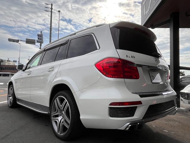 ＧＬクラス ＧＬ６３　ＡＭＧ　バックモニター・前後ドラレコ・ＥＴＣ・社外レーダー・革シート・パノラミックスライディングルーフ・純正ナビ・２１インチＡＷ・前席パワーシート（マッサージ付き）・パドルシフト・シートヒーター・シートファン（12枚目）