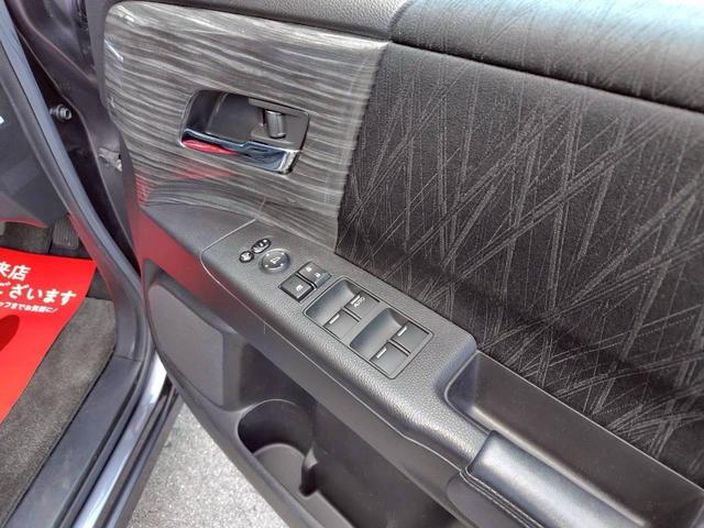 オデッセイ アブソルート　エンジンプッシュスタート／スマートキー／衝突軽減ブレーキ／地デジ／ナビ／バックカメラ／両側パワースライドドア／フリップダウンモニター／タイミングチェーン／ＨＩＤ／ＥＴＣ（8枚目）