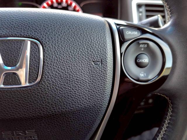 オデッセイ アブソルート　エンジンプッシュスタート／スマートキー／衝突軽減ブレーキ／地デジ／ナビ／バックカメラ／両側パワースライドドア／フリップダウンモニター／タイミングチェーン／ＨＩＤ／ＥＴＣ（17枚目）