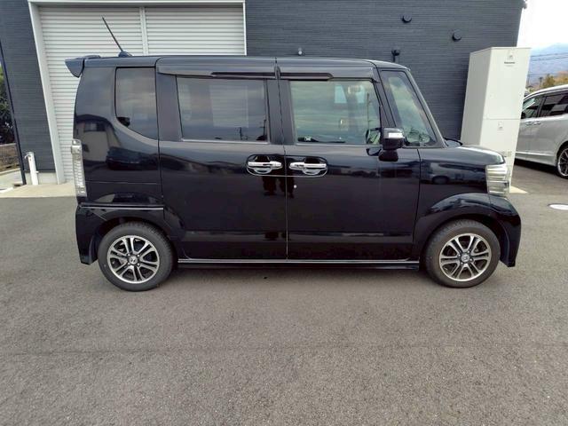 Ｎ－ＢＯＸカスタム Ｇ　ＳＳパッケージ　車検令和８年６月２９日／エンジンプッシュスタート／スマートキー／タイミングチェーン／両側パワースライドドア／地デジ／ナビ／Ｂｌｕｅｔｏｏｔｈ／バックカメラ／ＥＴＣ／ＨＩＤ／純正アルミホイール／ドライブ（4枚目）