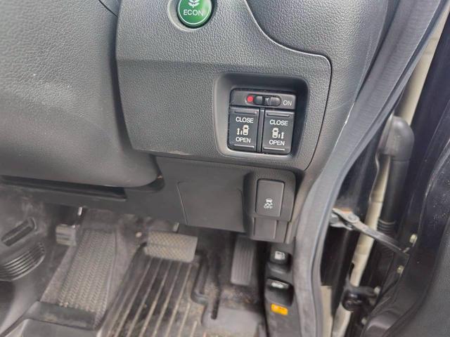 Ｎ－ＢＯＸカスタム Ｇ　ＳＳパッケージ　車検令和８年６月２９日／エンジンプッシュスタート／スマートキー／タイミングチェーン／両側パワースライドドア／地デジ／ナビ／Ｂｌｕｅｔｏｏｔｈ／バックカメラ／ＥＴＣ／ＨＩＤ／純正アルミホイール／ドライブ（11枚目）