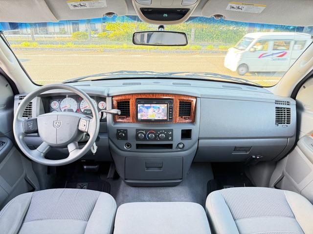 ダッジ・ラム クワッドキャブ　４ＷＤ　貨物ナンバー　自動車税１６０００円　ベッドライナー（11枚目）