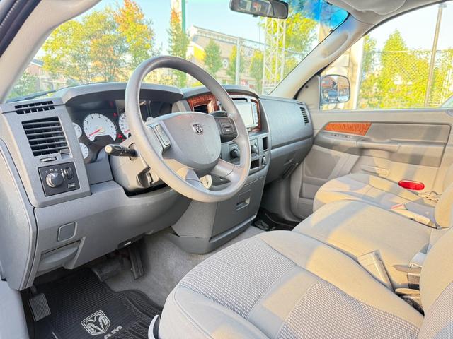 ダッジ・ラム クワッドキャブ　４ＷＤ　貨物ナンバー　自動車税１６０００円　ベッドライナー（20枚目）
