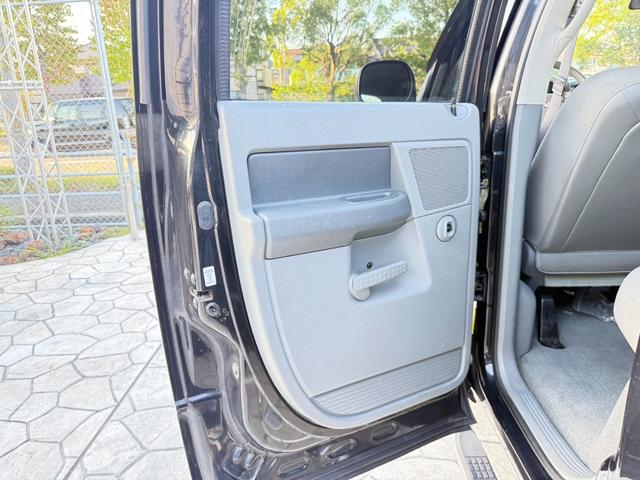 ダッジ・ラム クワッドキャブ　４ＷＤ　貨物ナンバー　自動車税１６０００円　ベッドライナー（23枚目）