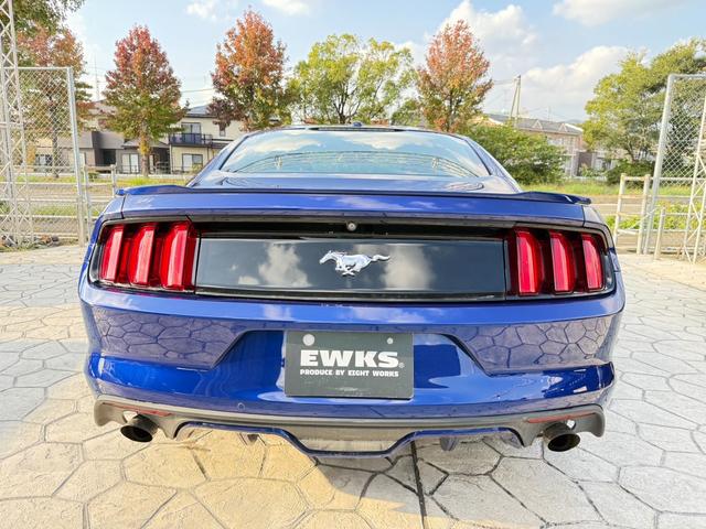 FORD MUSTANG 50 YEARS EDITION