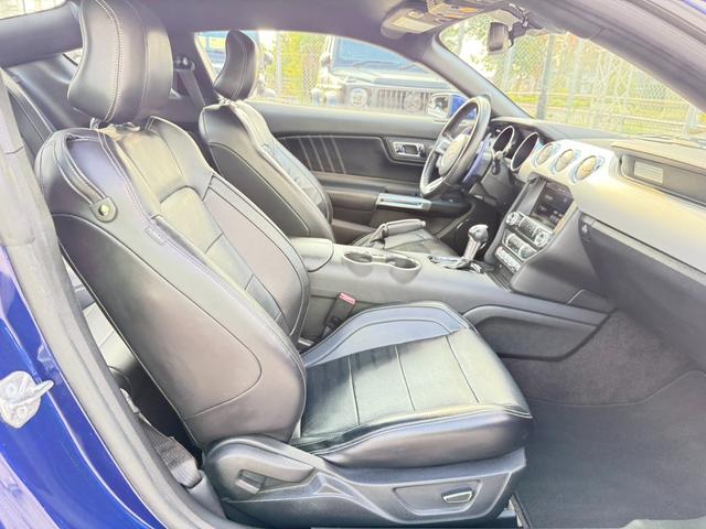 FORD MUSTANG 50 YEARS EDITION