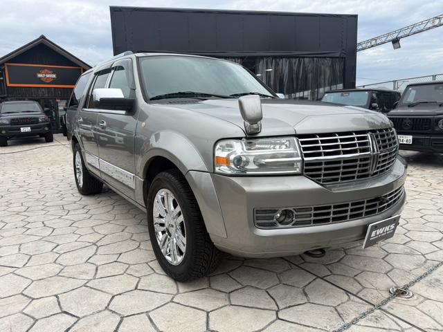 リンカーンナビゲーター アルティメイト 正規ディーラー車 日本仕様 1ナンバー登録 純正電動ステップ 電動リアゲート(7枚目)