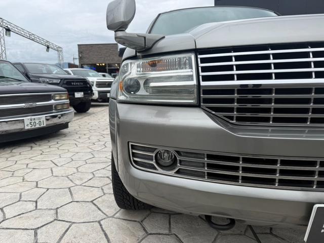 リンカーンナビゲーター アルティメイト 正規ディーラー車 日本仕様 1ナンバー登録 純正電動ステップ 電動リアゲート(9枚目)