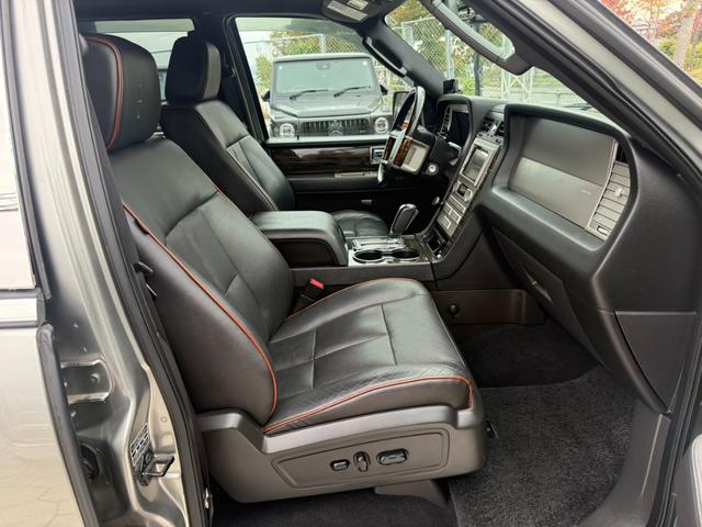 リンカーンナビゲーター アルティメイト 正規ディーラー車 日本仕様 1ナンバー登録 純正電動ステップ 電動リアゲート(22枚目)