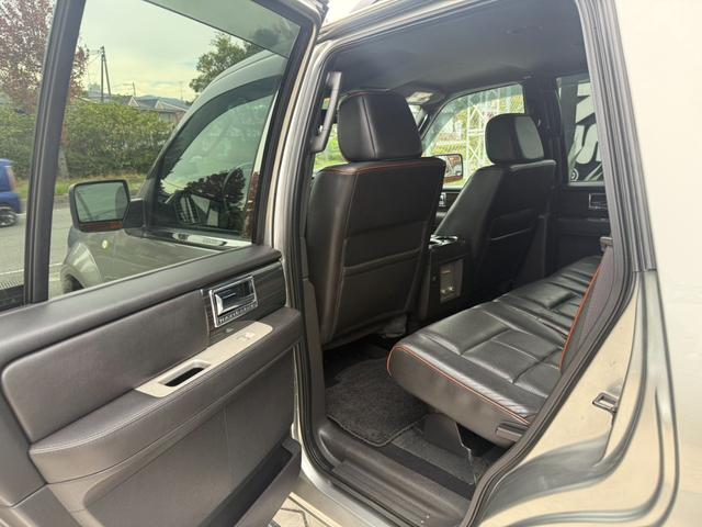 リンカーンナビゲーター アルティメイト 正規ディーラー車 日本仕様 1ナンバー登録 純正電動ステップ 電動リアゲート(25枚目)