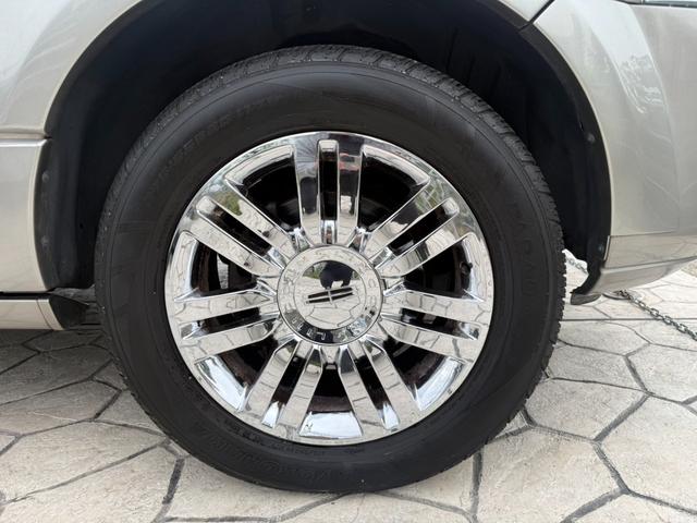 リンカーンナビゲーター アルティメイト 正規ディーラー車 日本仕様 1ナンバー登録 純正電動ステップ 電動リアゲート(42枚目)