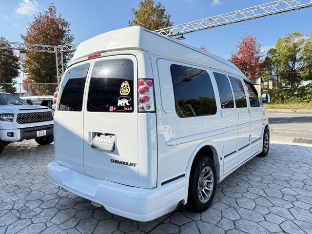 シボレーエクスプレス ベースグレード スタークラフト 4WD 後期ルック ミッション積替済み(3枚目)