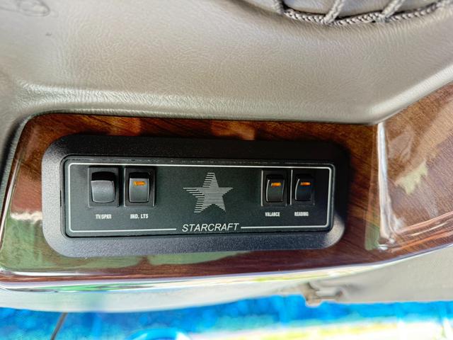 シボレーエクスプレス ベースグレード スタークラフト 4WD 後期ルック ミッション積替済み(17枚目)