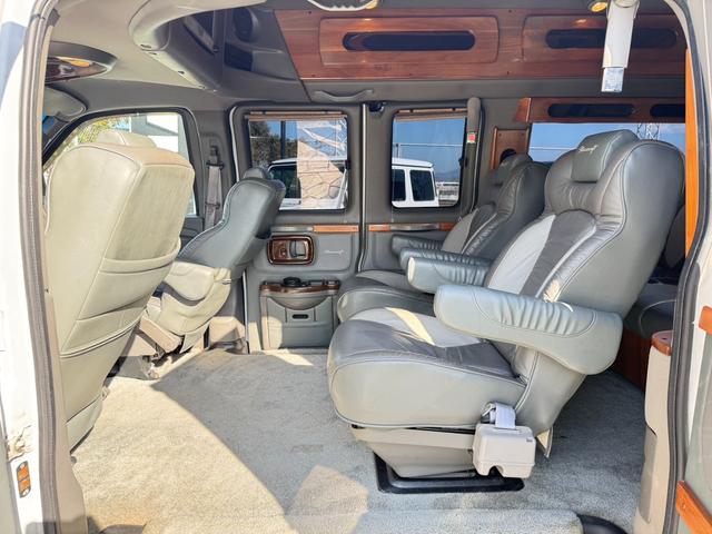 シボレーエクスプレス ベースグレード スタークラフト 4WD 後期ルック ミッション積替済み(21枚目)