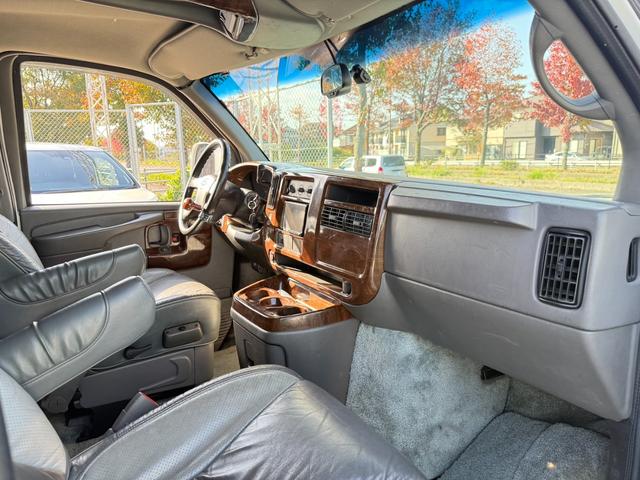 シボレーエクスプレス ベースグレード スタークラフト 4WD 後期ルック ミッション積替済み(24枚目)