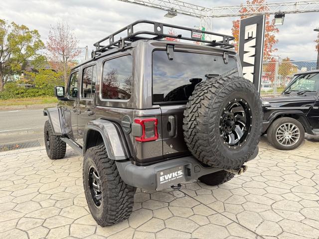 ジープ・ラングラーアンリミテッド サハラ　ＦＯＸ足廻り　ＷＨＡ－Ｃ電動ステップ　ＷＨＡ－Ｃワイドボディ　ルビコングリル（4枚目）