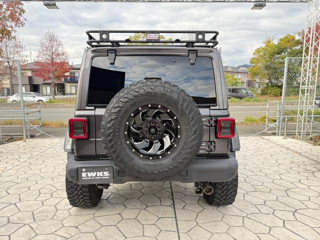 ジープ・ラングラーアンリミテッド サハラ　ＦＯＸ足廻り　ＷＨＡ－Ｃ電動ステップ　ＷＨＡ－Ｃワイドボディ　ルビコングリル（5枚目）