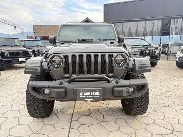 ジープ・ラングラーアンリミテッド サハラ　ＦＯＸ足廻り　ＷＨＡ－Ｃ電動ステップ　ＷＨＡ－Ｃワイドボディ　ルビコングリル（9枚目）