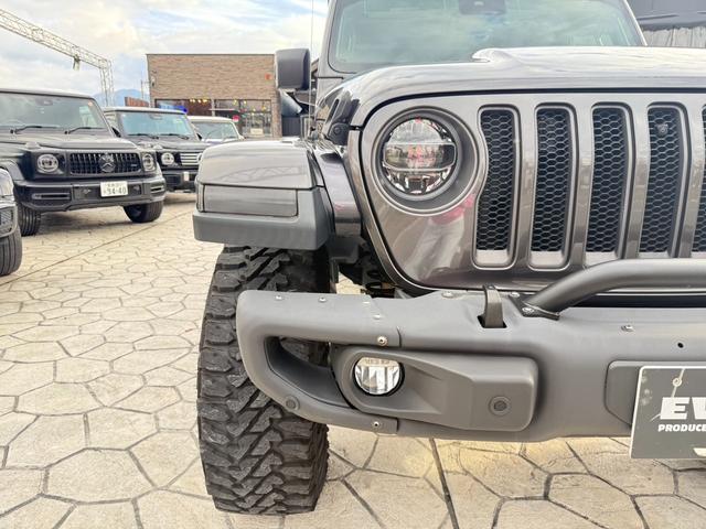 ジープ・ラングラーアンリミテッド サハラ　ＦＯＸ足廻り　ＷＨＡ－Ｃ電動ステップ　ＷＨＡ－Ｃワイドボディ　ルビコングリル（11枚目）