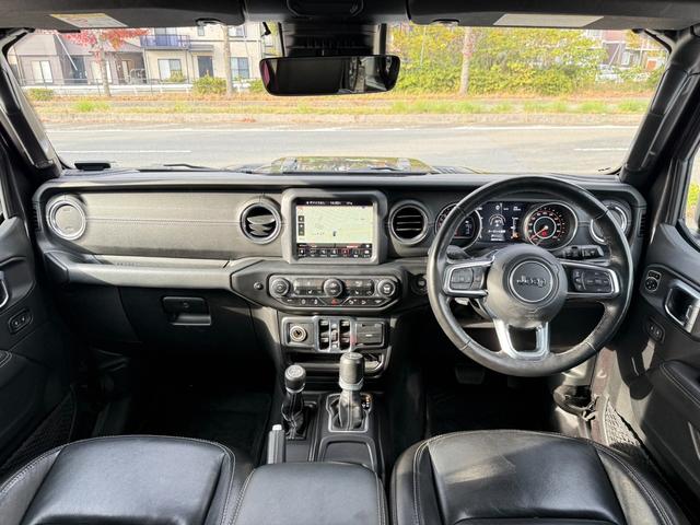 ジープ・ラングラーアンリミテッド サハラ　ＦＯＸ足廻り　ＷＨＡ－Ｃ電動ステップ　ＷＨＡ－Ｃワイドボディ　ルビコングリル（12枚目）