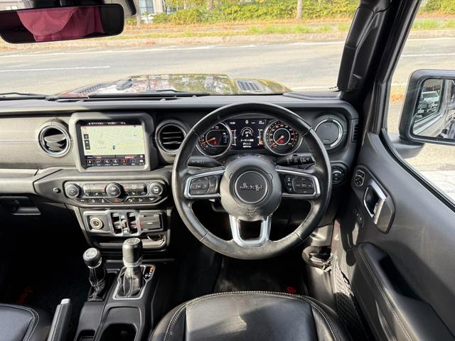 ジープ・ラングラーアンリミテッド サハラ　ＦＯＸ足廻り　ＷＨＡ－Ｃ電動ステップ　ＷＨＡ－Ｃワイドボディ　ルビコングリル（13枚目）