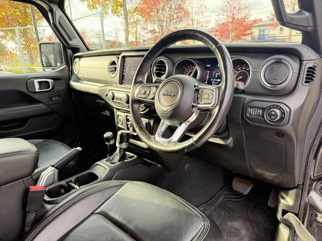 ジープ・ラングラーアンリミテッド サハラ　ＦＯＸ足廻り　ＷＨＡ－Ｃ電動ステップ　ＷＨＡ－Ｃワイドボディ　ルビコングリル（20枚目）