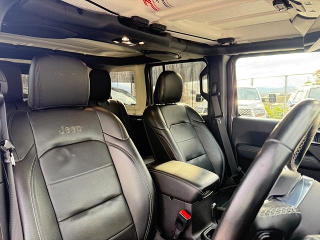 ジープ・ラングラーアンリミテッド サハラ　ＦＯＸ足廻り　ＷＨＡ－Ｃ電動ステップ　ＷＨＡ－Ｃワイドボディ　ルビコングリル（22枚目）