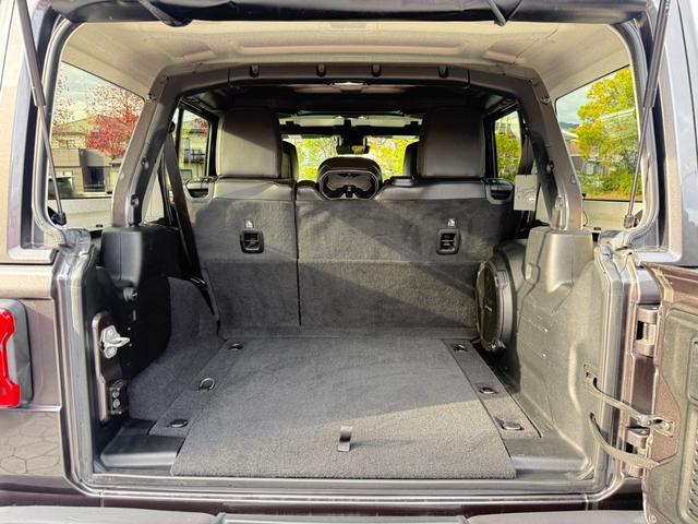 ジープ・ラングラーアンリミテッド サハラ　ＦＯＸ足廻り　ＷＨＡ－Ｃ電動ステップ　ＷＨＡ－Ｃワイドボディ　ルビコングリル（32枚目）