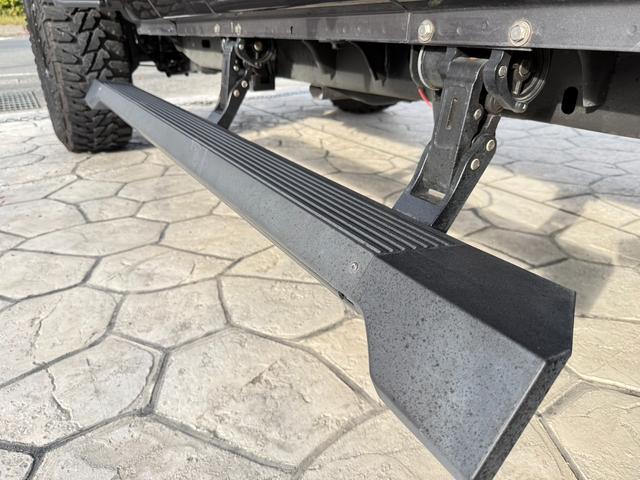 ジープ・ラングラーアンリミテッド サハラ　ＦＯＸ足廻り　ＷＨＡ－Ｃ電動ステップ　ＷＨＡ－Ｃワイドボディ　ルビコングリル（35枚目）