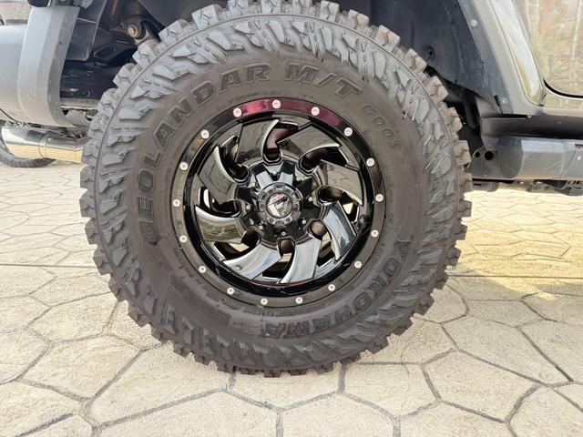ジープ・ラングラーアンリミテッド サハラ　ＦＯＸ足廻り　ＷＨＡ－Ｃ電動ステップ　ＷＨＡ－Ｃワイドボディ　ルビコングリル（37枚目）