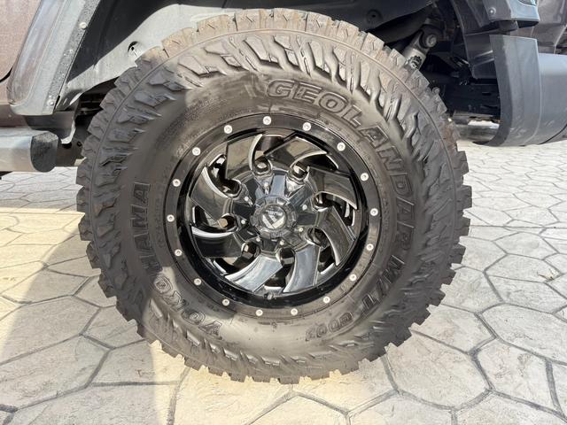 ジープ・ラングラーアンリミテッド サハラ　ＦＯＸ足廻り　ＷＨＡ－Ｃ電動ステップ　ＷＨＡ－Ｃワイドボディ　ルビコングリル（40枚目）