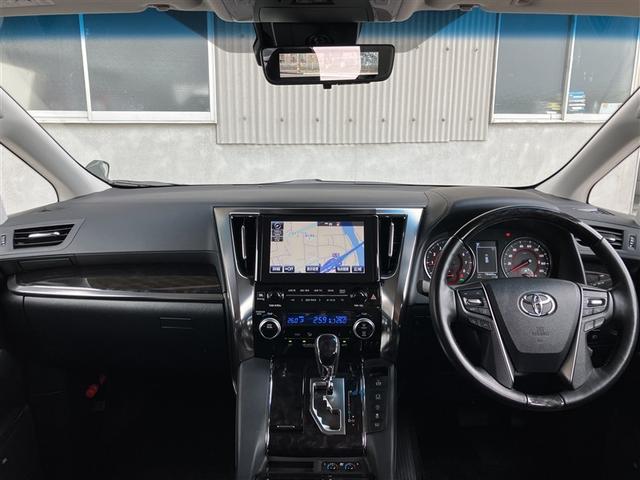 見通しのよいすっきりとした視界で、誰でも運転しやすいです。運転のしやすさは疲れにくさにも繋がりますよ♪