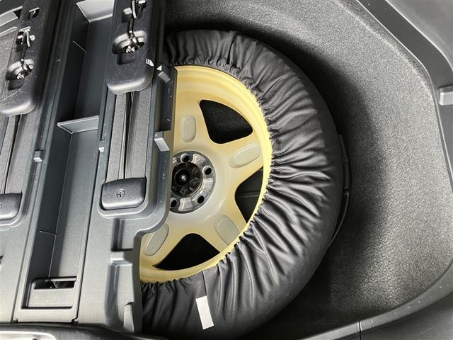 スペアタイヤ装備